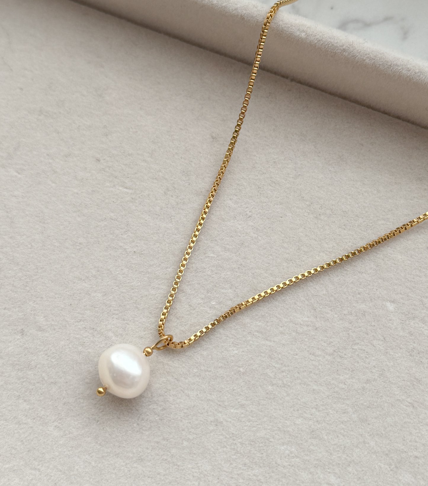 Drop Pearl Necklace