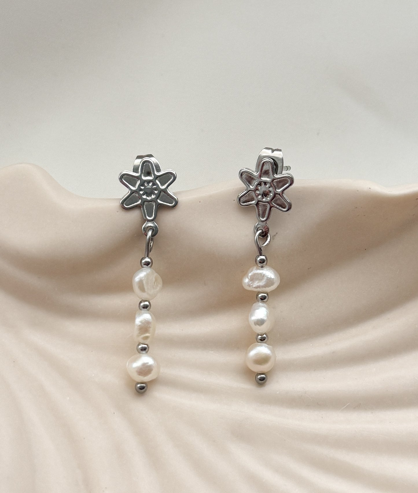 Bossa Bloom Earrings