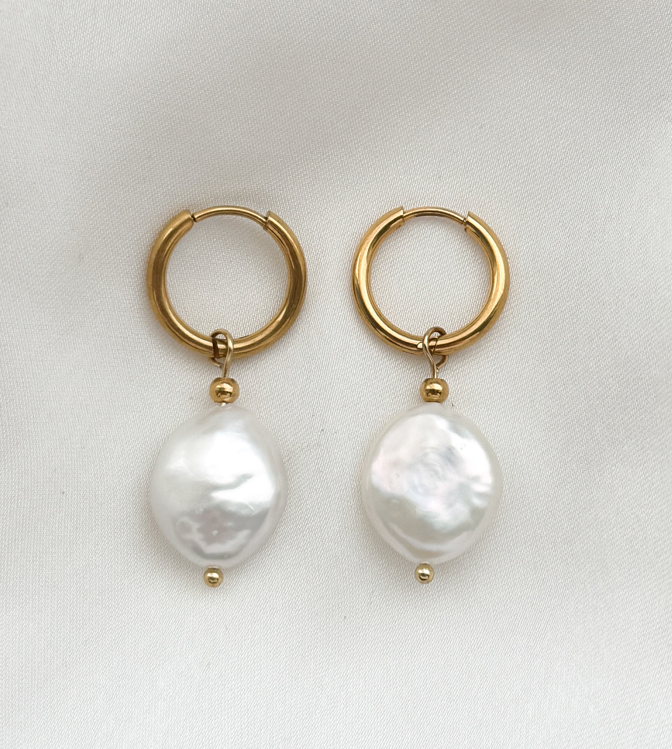Vedrá Pearl Earrings