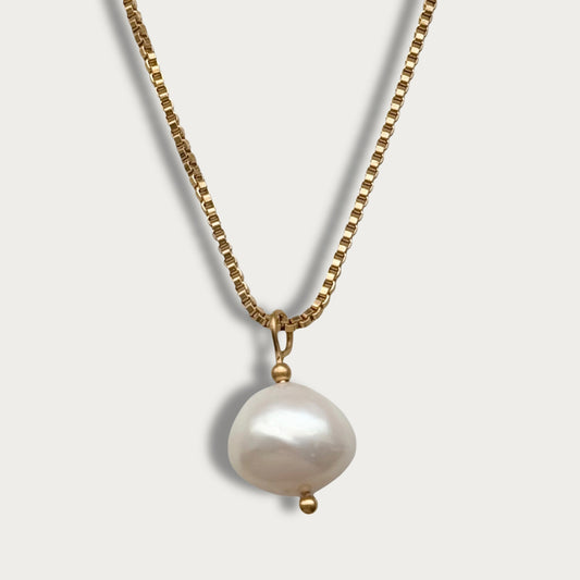 Drop Pearl Necklace