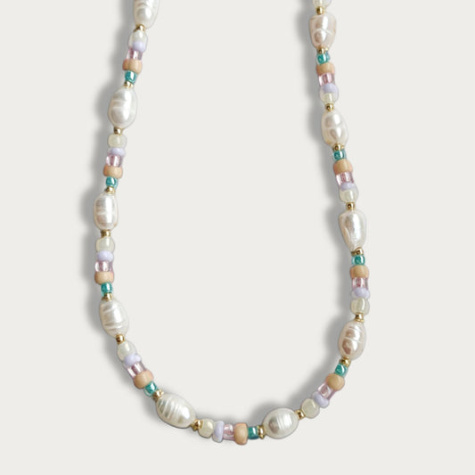 Bunt Pearl Necklace