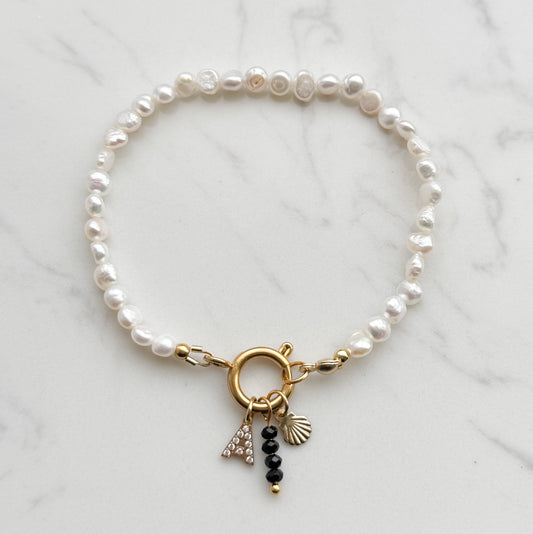 Freswater Pearl Black Bracelet