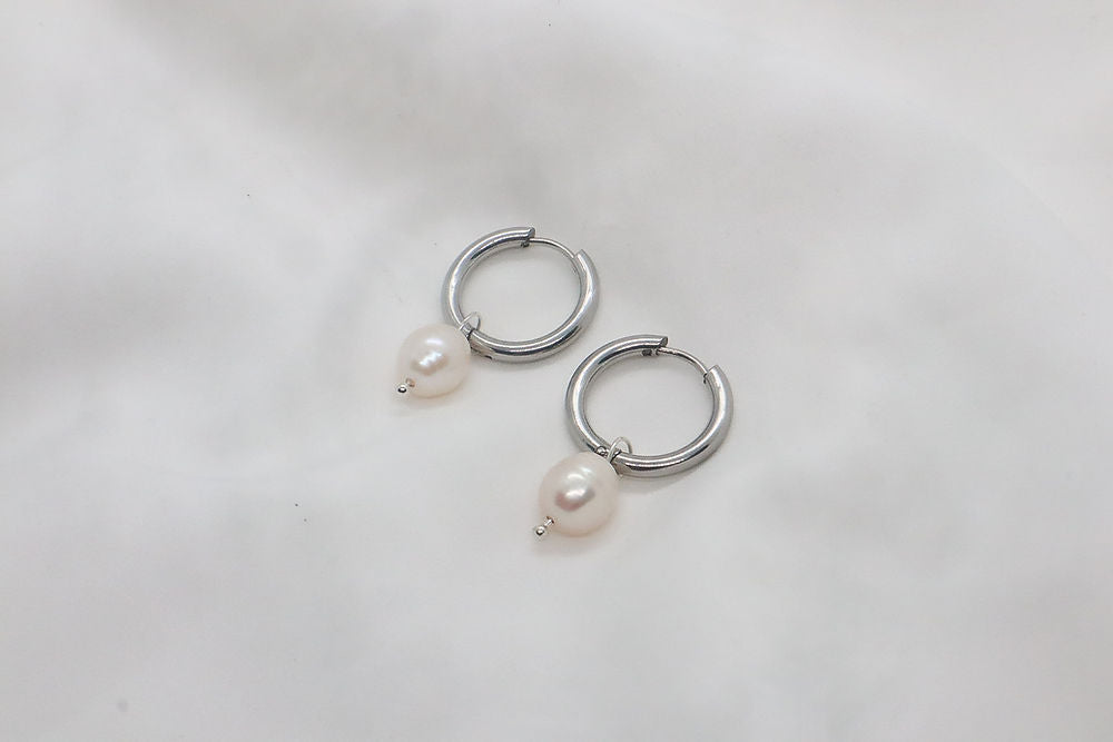 Drop Pearl Earrings