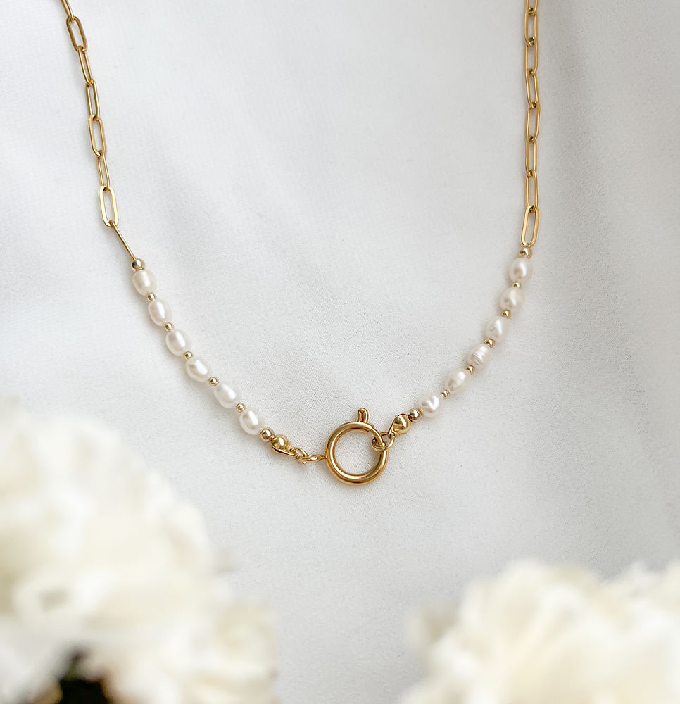 Lilie Pearl Necklace