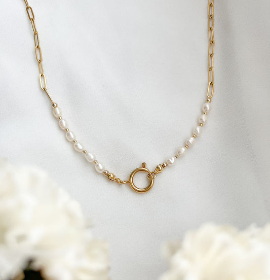 Lilie Pearl Necklace