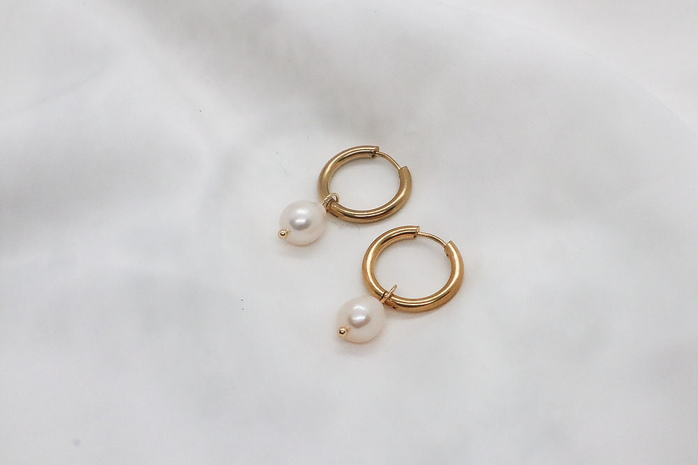 Drop Pearl Earrings