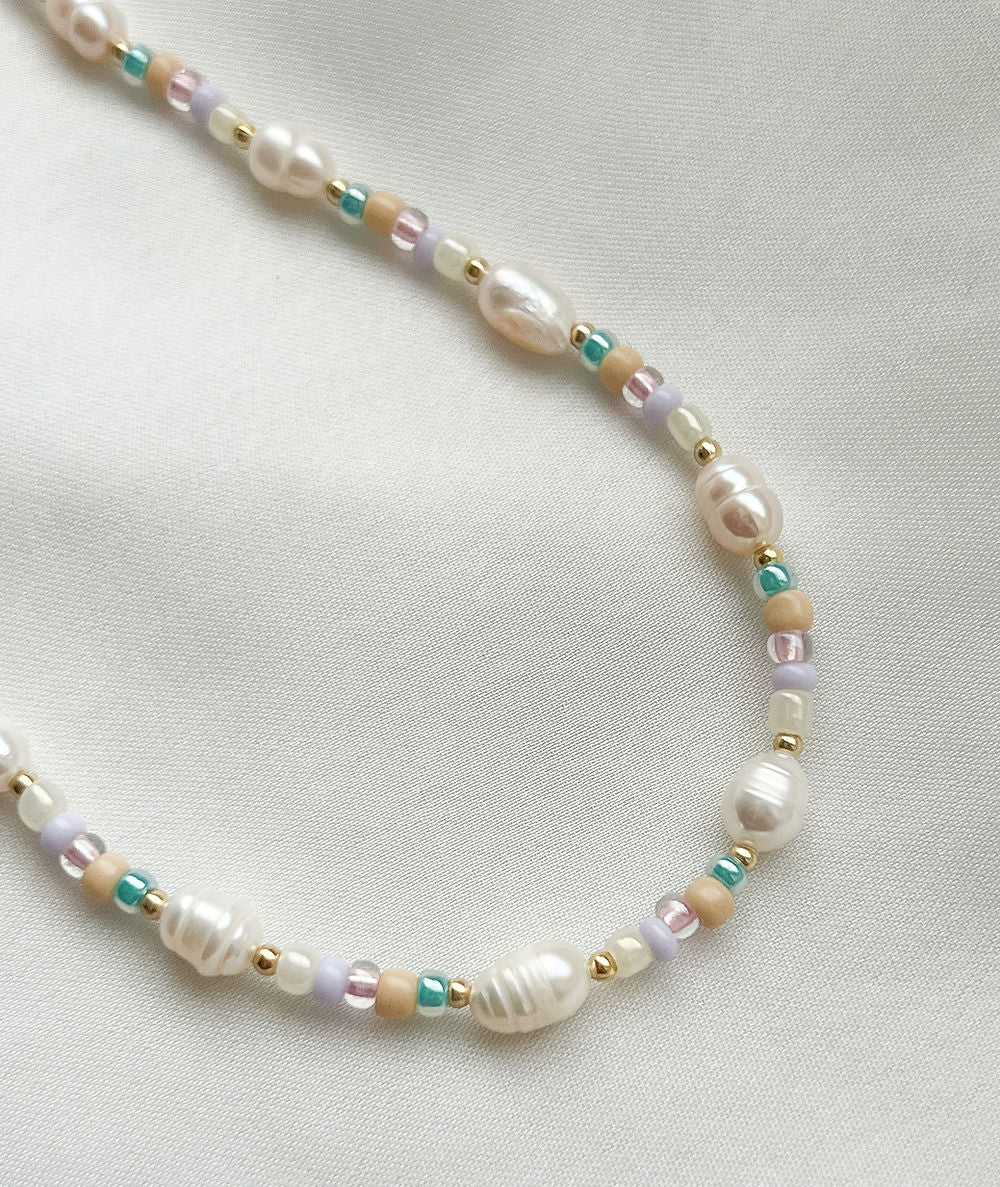 Bunt Pearl Necklace